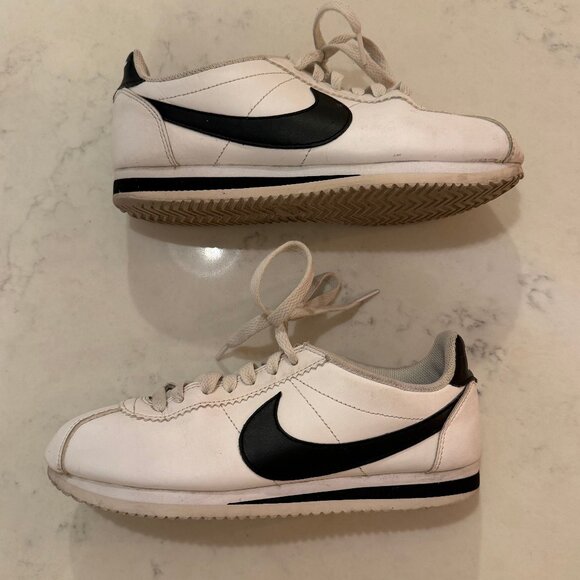 Nike Cortez White/Navy Size W7.5/Fit like W7 - Picture 4 of 7